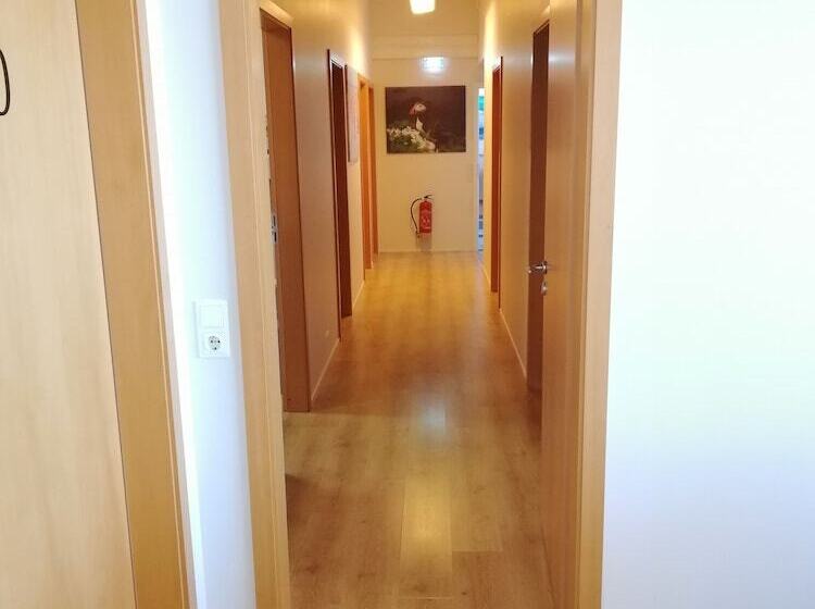 پانسیون Lyngas Guesthouse