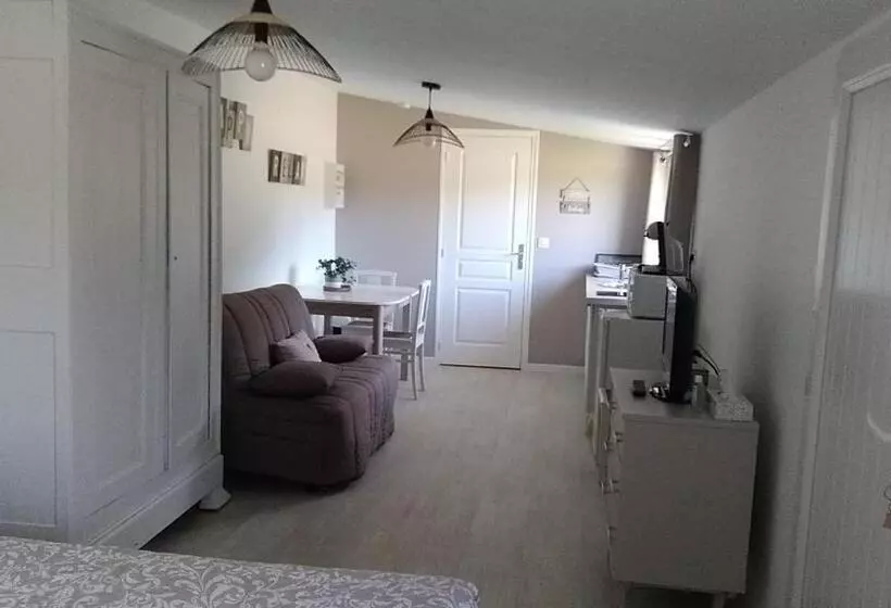 Aamiaismajoitus (B&B) Chambre D Hotes La Barrière