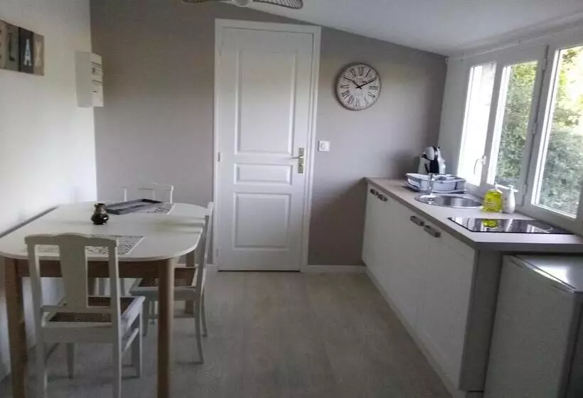 Aamiaismajoitus (B&B) Chambre D Hotes La Barrière