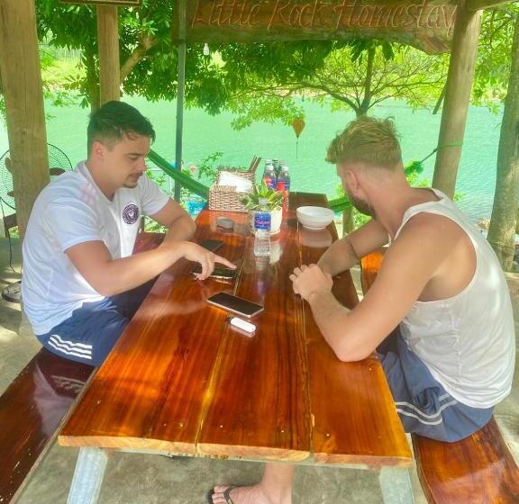 تختخواب و صبحانه Little Rock Homestay