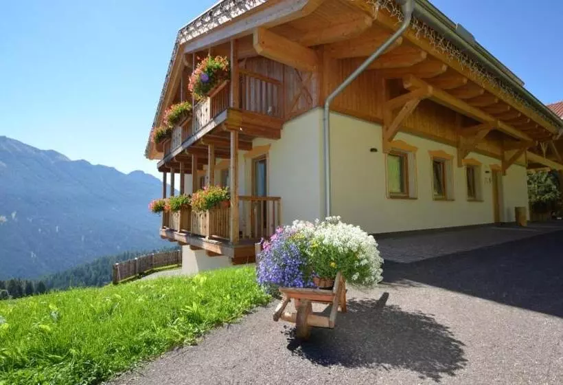 ホテル Agritur Majon Da Mont