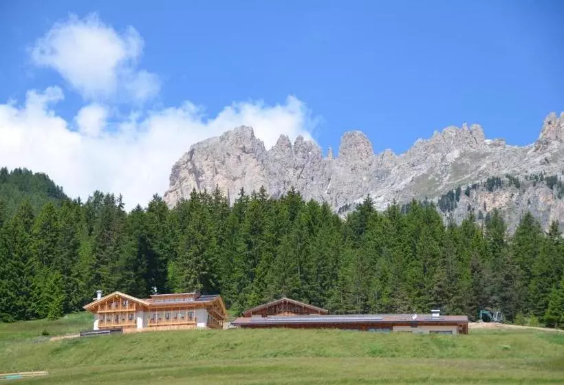 ホテル Agritur Majon Da Mont