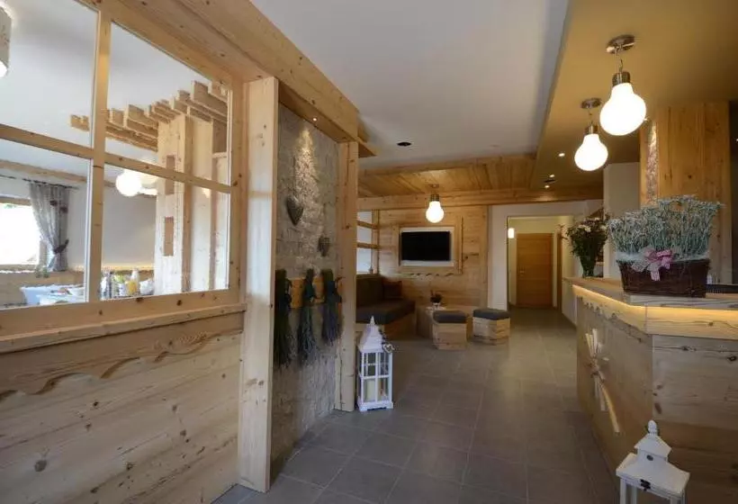 ホテル Agritur Majon Da Mont