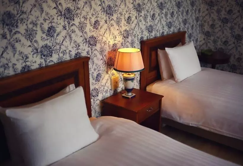 Hotelli Auberge Frenchnomori