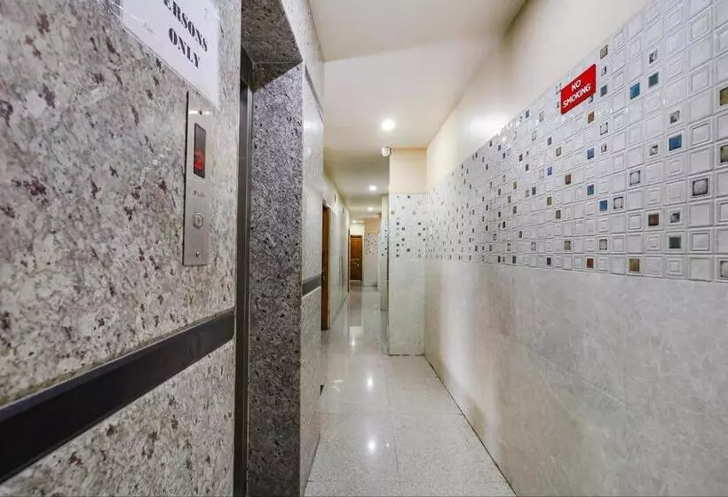 ホテル Oyo Flagship Sree Vishnu Bhavan
