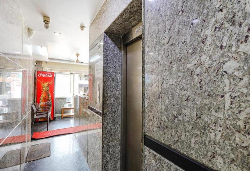 هتل Oyo Flagship Sree Vishnu Bhavan