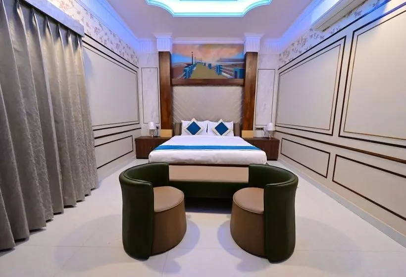ホテル Sawant Palace