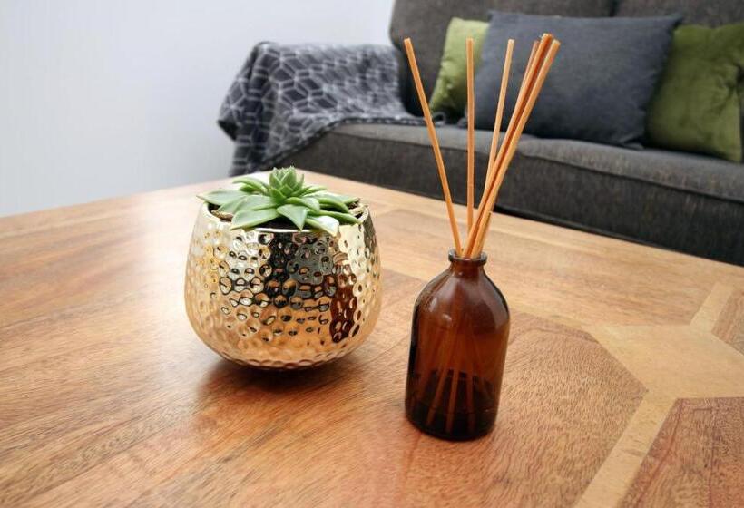 膳宿费 4br Modern House | Free Parking | Cohost Partners