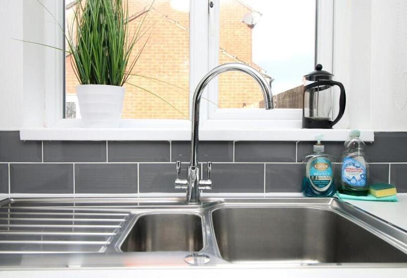 膳宿费 4br Modern House | Free Parking | Cohost Partners