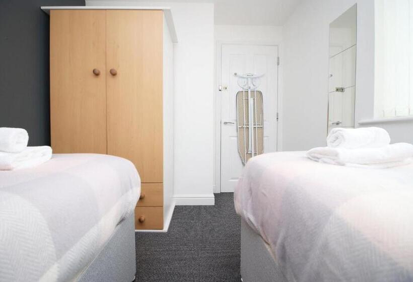 膳宿费 4br Modern House | Free Parking | Cohost Partners