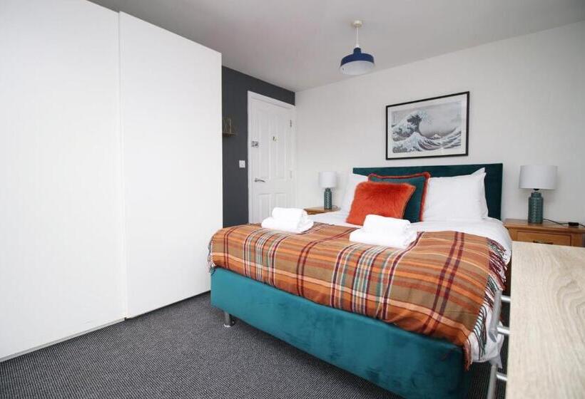 膳宿费 4br Modern House | Free Parking | Cohost Partners