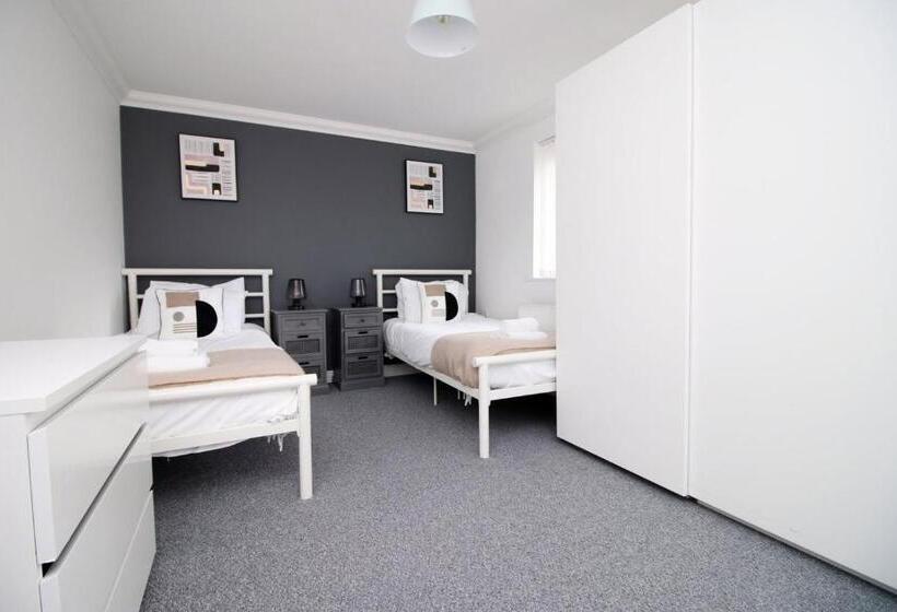 膳宿费 4br Modern House | Free Parking | Cohost Partners