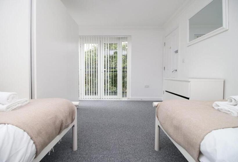 膳宿费 4br Modern House | Free Parking | Cohost Partners