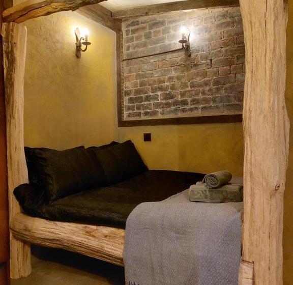 پانسیون A Little Bit Of Magic Witchcraft