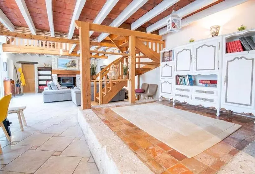 ペンション Country House Les Romarins 14 Pers