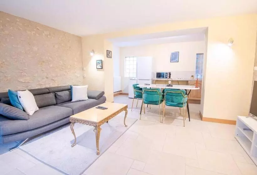 ペンション Country House Les Romarins 14 Pers