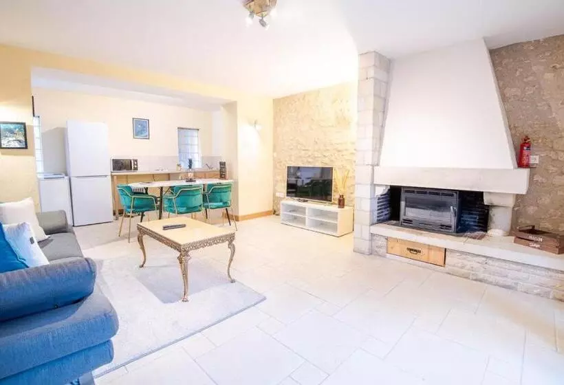 ペンション Country House Les Romarins 14 Pers