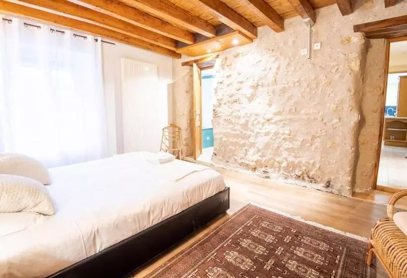 ペンション Country House Les Romarins 14 Pers