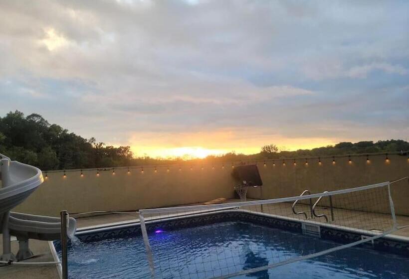 بنسيون Deer Run Estate Llc