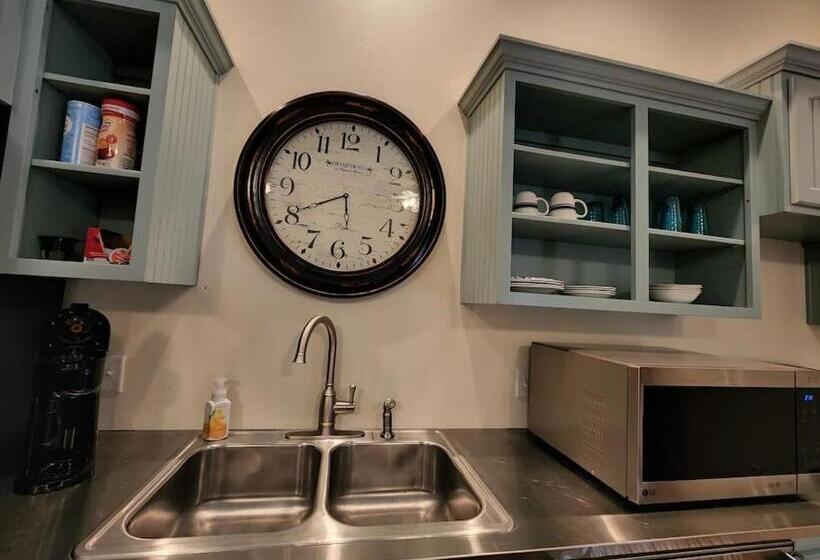 بنسيون Deer Run Estate Llc