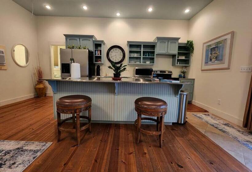 بنسيون Deer Run Estate Llc