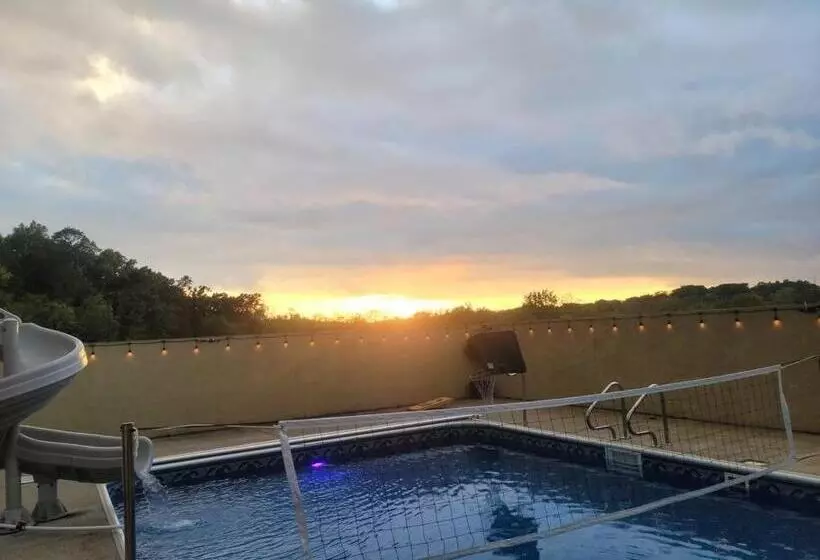 Majatalo Deer Run Estate Llc