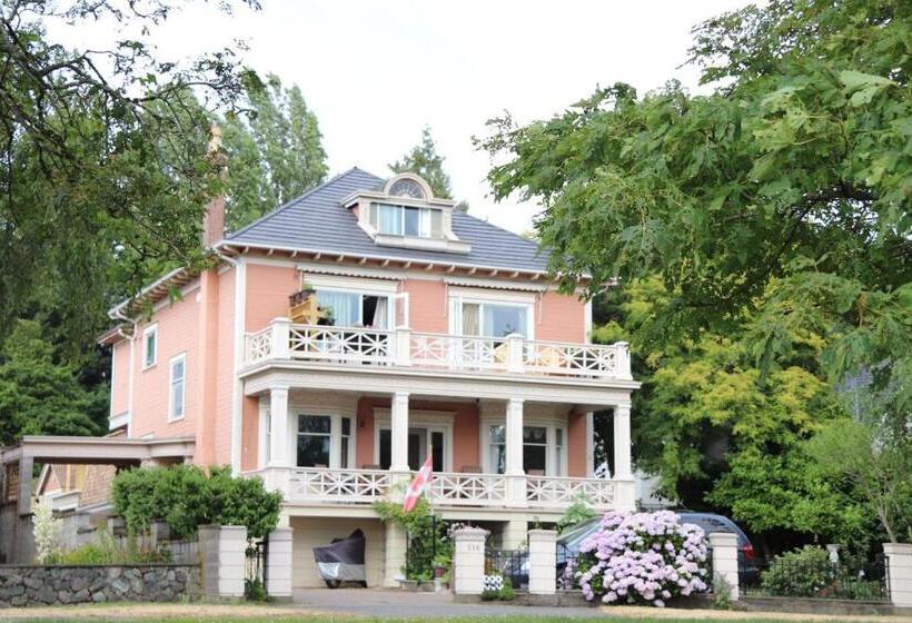 بنسيون Lipton Place By Elegant Waterfront