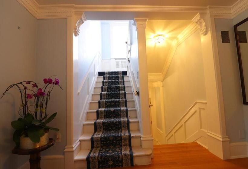 بنسيون Lipton Place By Elegant Waterfront