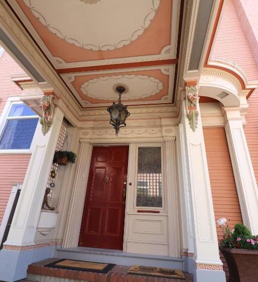 بنسيون Lipton Place By Elegant Waterfront