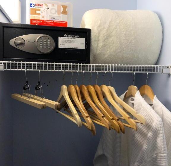 بنسيون Lipton Place By Elegant Waterfront