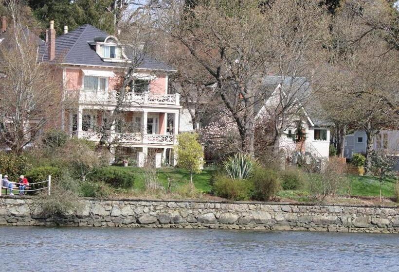 بنسيون Lipton Place By Elegant Waterfront