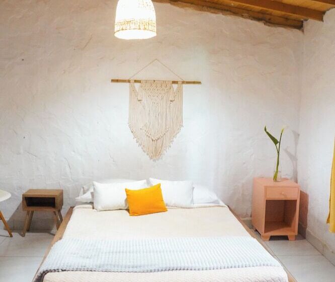 Bed and Breakfast Casa Profunda   Santa Elena