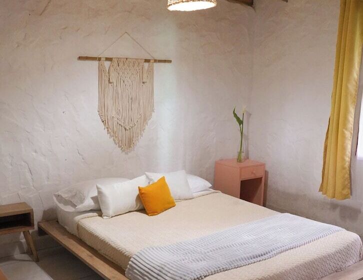 Bed and Breakfast Casa Profunda   Santa Elena