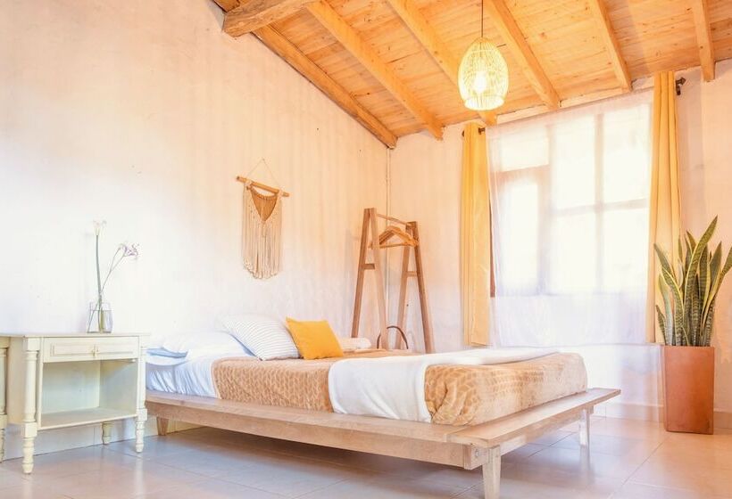 Bed and Breakfast Casa Profunda   Santa Elena