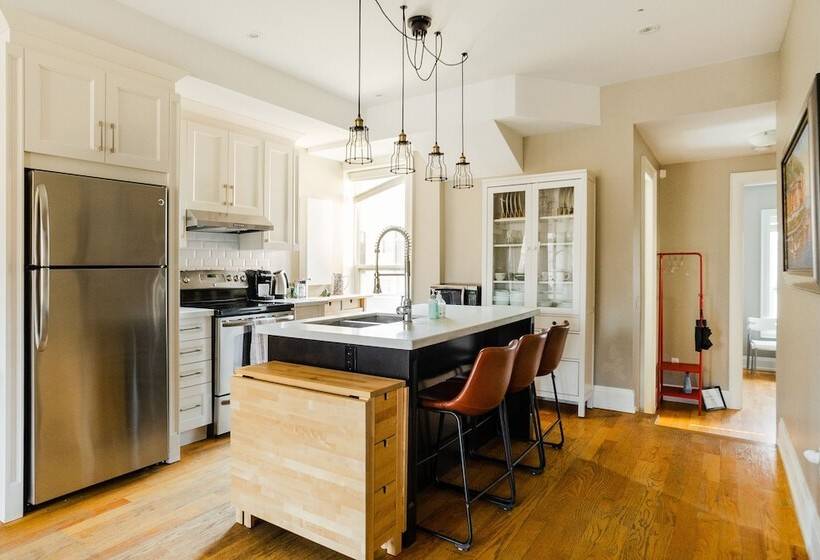 Отель Tourist Home On Stanley