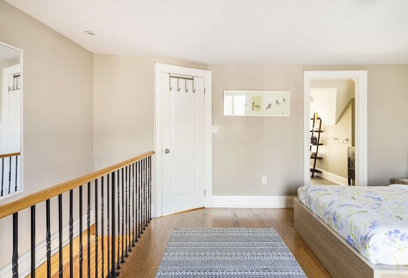 Отель Tourist Home On Stanley