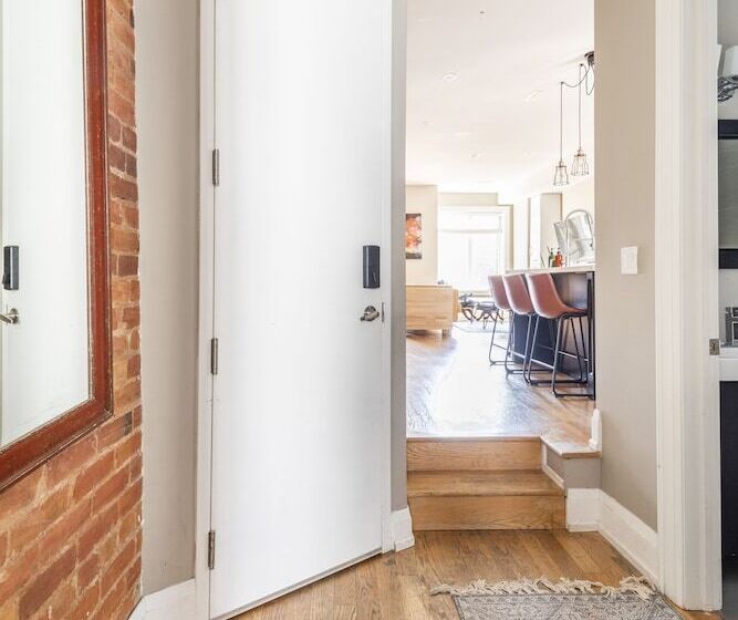 Отель Tourist Home On Stanley