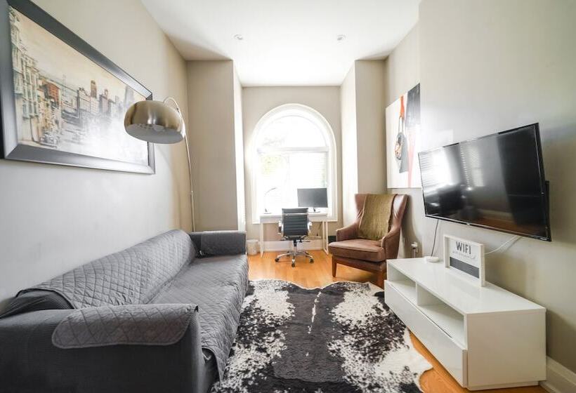 Отель Tourist Home On Stanley