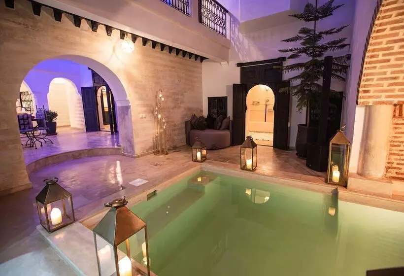 تختخواب و صبحانه Riad Rim