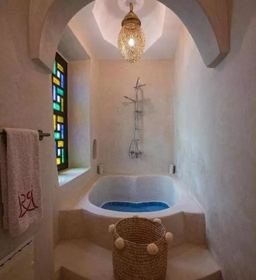 تختخواب و صبحانه Riad Rim