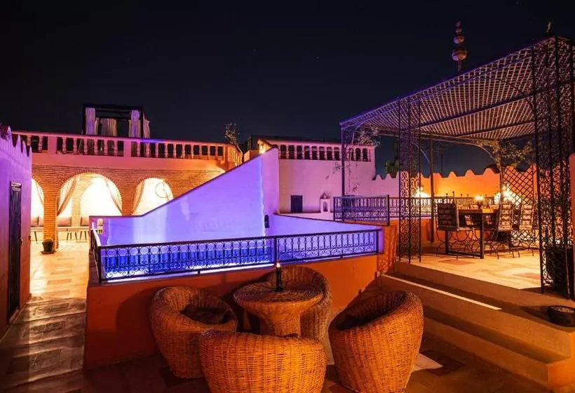 تختخواب و صبحانه Riad Rim