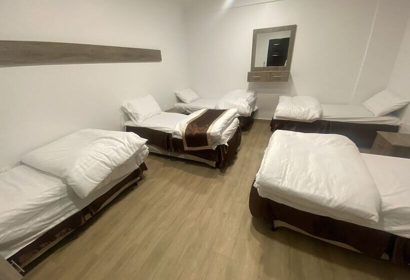 בית מלון כפרי Aram Suites