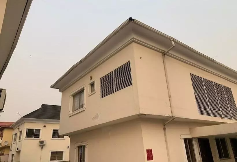 Prime 16 Hotels And Suite