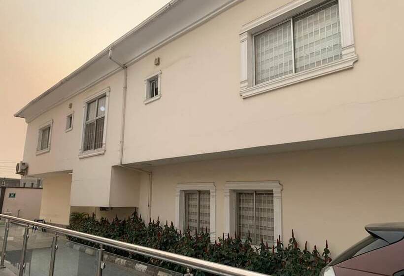 Prime 16 Hotels And Suite