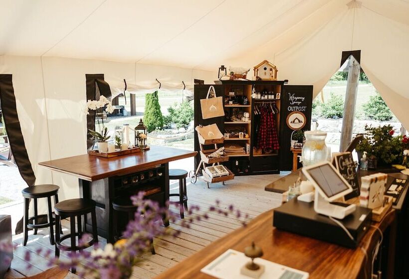 리조트 Whispering Springs Wilderness Retreat