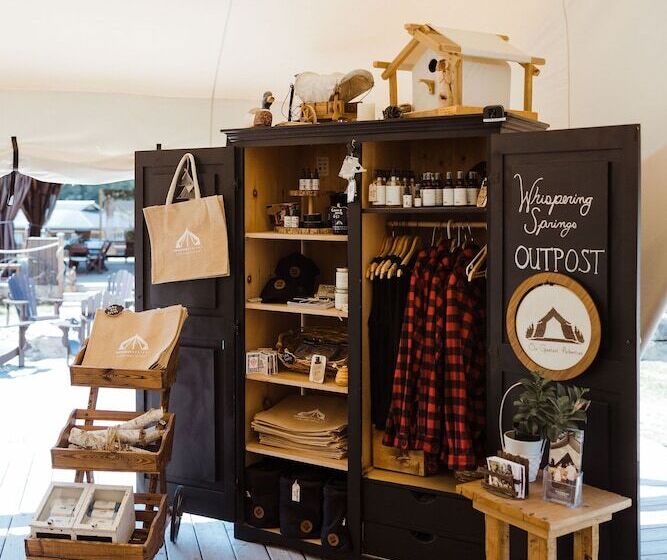 리조트 Whispering Springs Wilderness Retreat