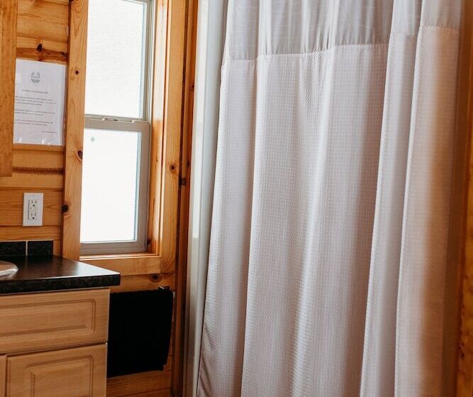 리조트 Whispering Springs Wilderness Retreat