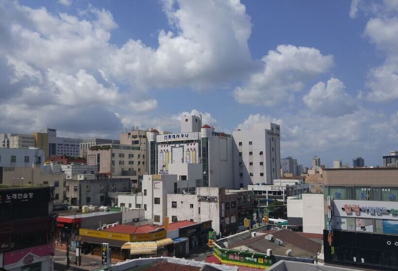 Cămin Baozen Guesthouse