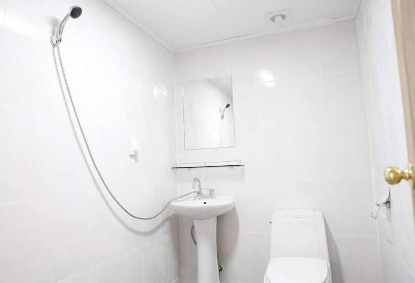 Cămin Baozen Guesthouse