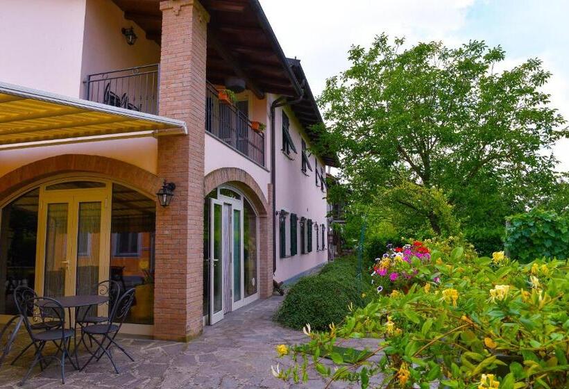 مبيت وإفطار Cascina Folletto